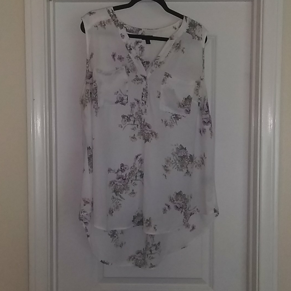 Torrid sleeveless, floral blouse size 2